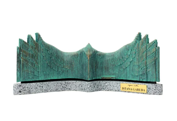 I Nyoman Nuarta ~ Garuda Palace (Istana Garuda) | GLOBAL AUCTION